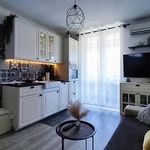 Sweet R&m Apartment